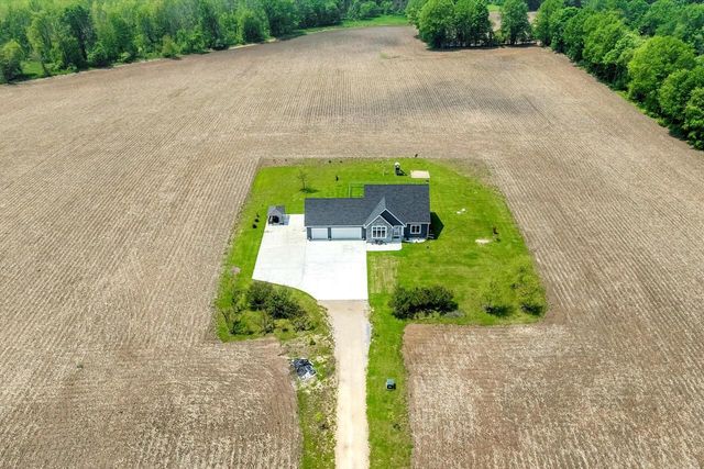 9045 Townline ROAD, Kewaskum, WI 53040