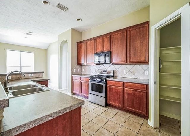 21823 Hannover Village Drive, Spring, TX 77388