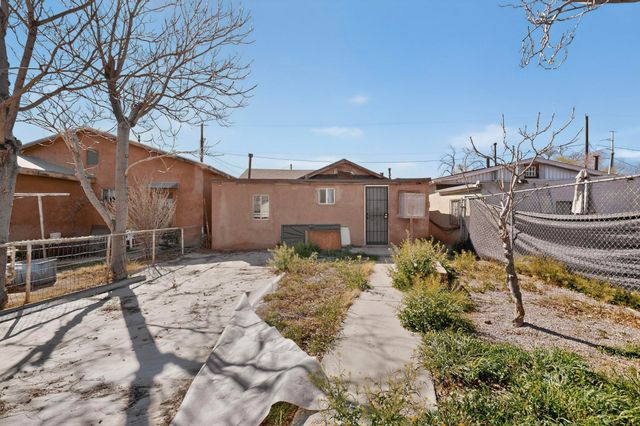 1012 21st Street NW, Albuquerque, NM 87104