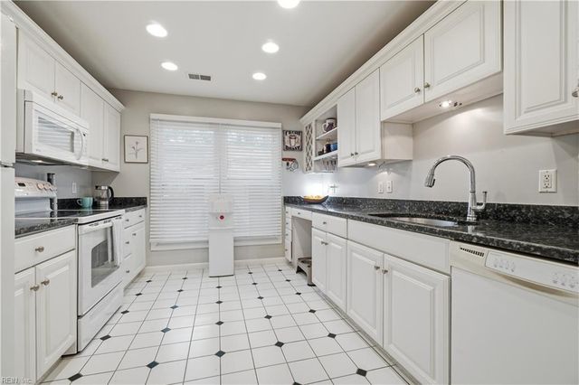351 Pender CT, Norfolk, VA 23517