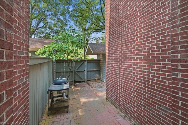 351 Pender CT, Norfolk, VA 23517