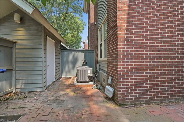 351 Pender CT, Norfolk, VA 23517