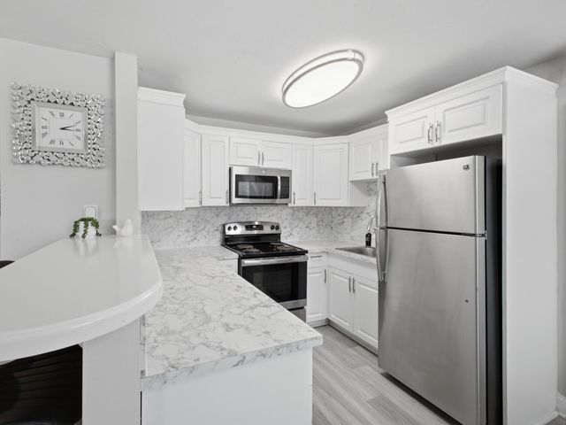 226 E Gateway Boulevard, Boynton Beach, FL 33435