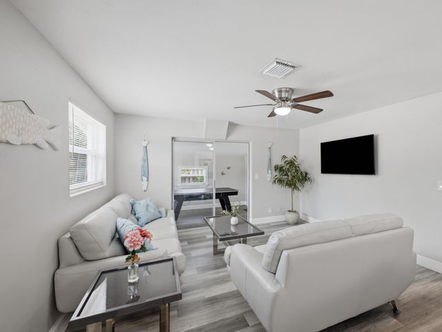 226 E Gateway Boulevard, Boynton Beach, FL 33435