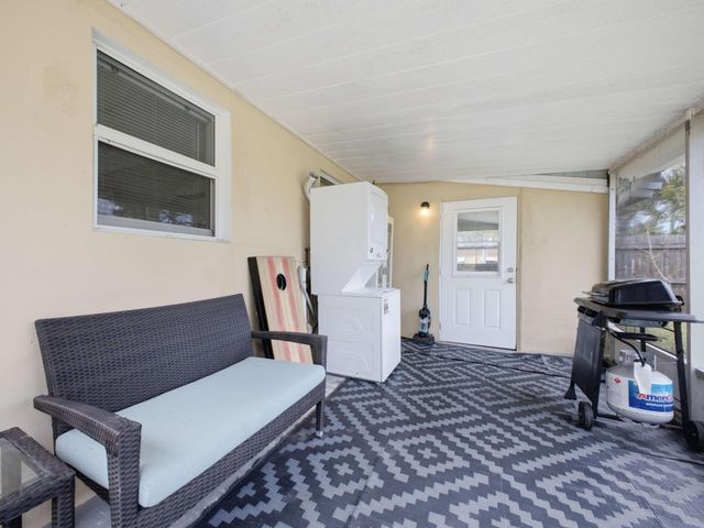 226 E Gateway Boulevard, Boynton Beach, FL 33435