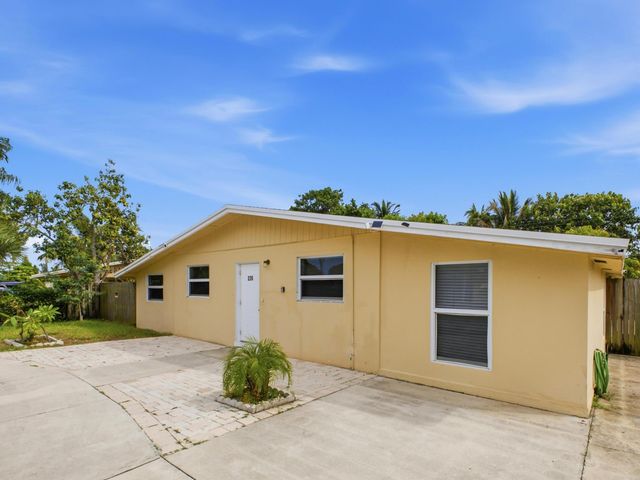 226 E Gateway Boulevard, Boynton Beach, FL 33435
