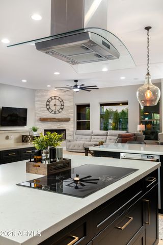 25803 N 8TH Avenue, Phoenix, AZ 85085