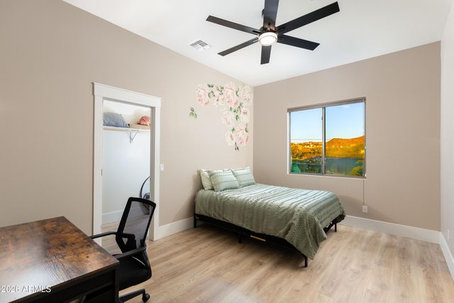 25803 N 8TH Avenue, Phoenix, AZ 85085