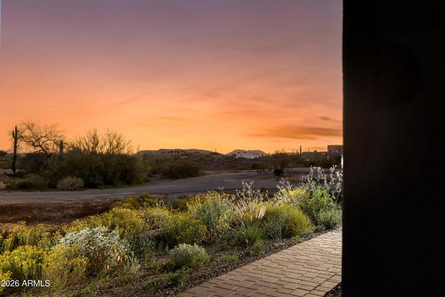 25803 N 8TH Avenue, Phoenix, AZ 85085