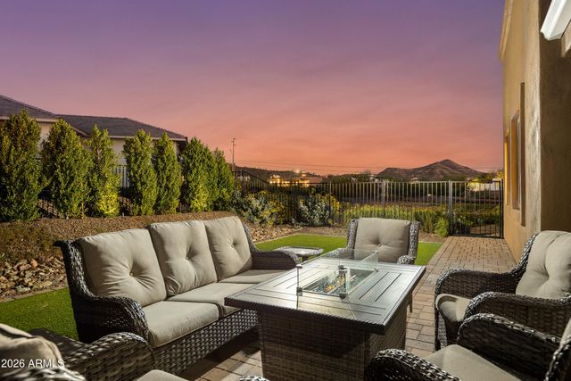 25803 N 8TH Avenue, Phoenix, AZ 85085