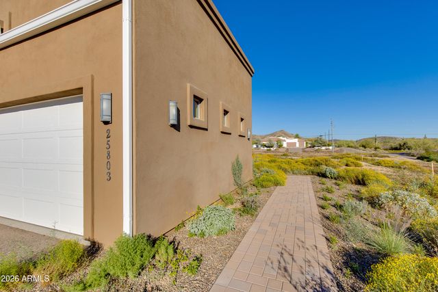 25803 N 8TH Avenue, Phoenix, AZ 85085