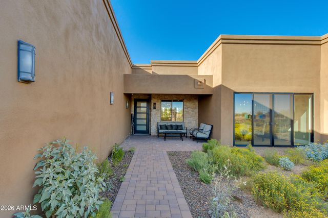 25803 N 8TH Avenue, Phoenix, AZ 85085