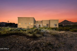 25803 N 8TH Avenue, Phoenix, AZ 85085