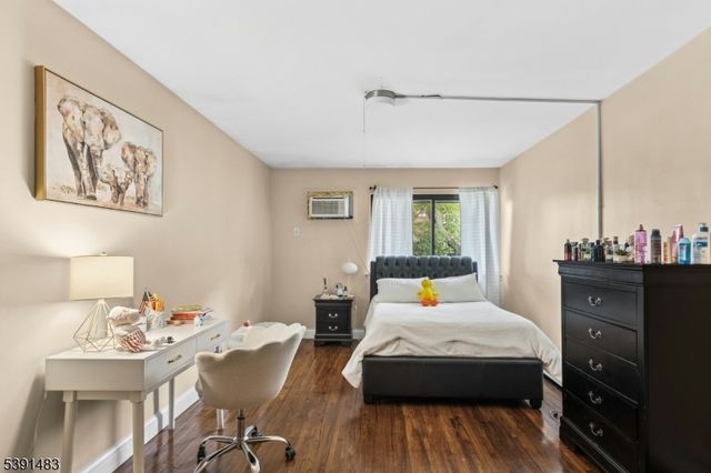 747 N Broad St 301, Elizabeth City, NJ 07208