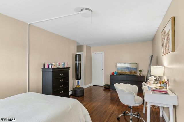 747 N Broad St 301, Elizabeth City, NJ 07208