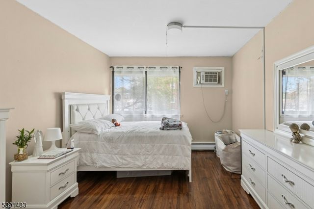 747 N Broad St 301, Elizabeth City, NJ 07208