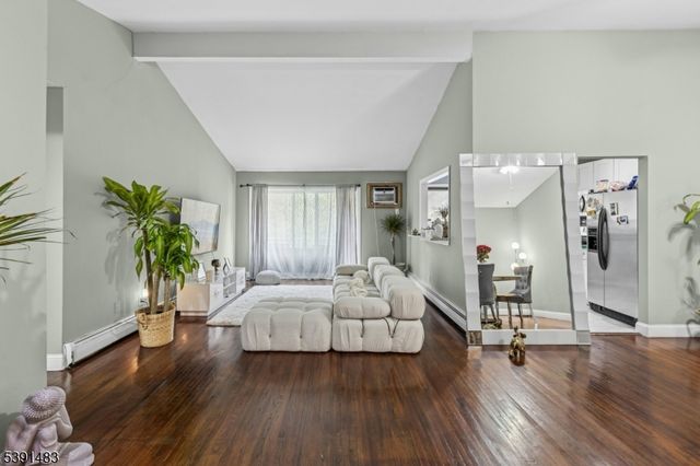 747 N Broad St 301, Elizabeth City, NJ 07208