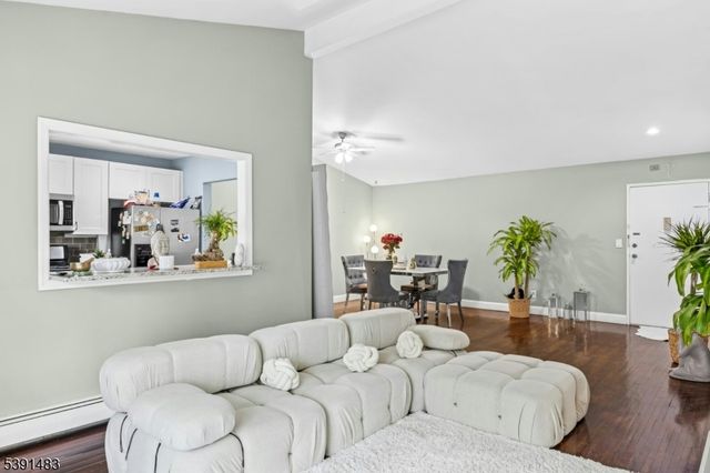 747 N Broad St 301, Elizabeth City, NJ 07208