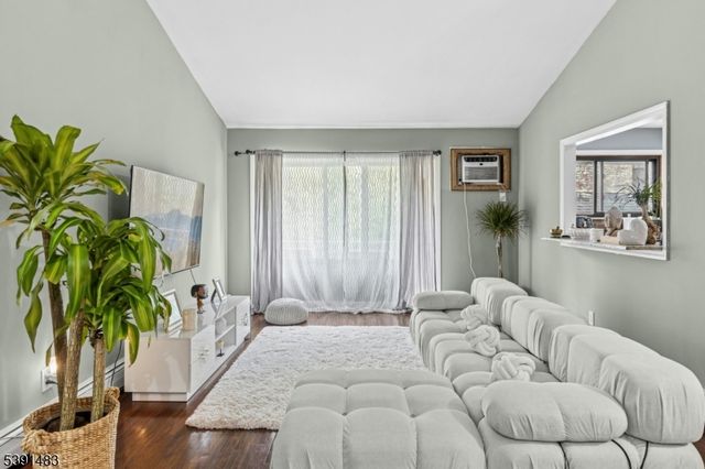 747 N Broad St 301, Elizabeth City, NJ 07208