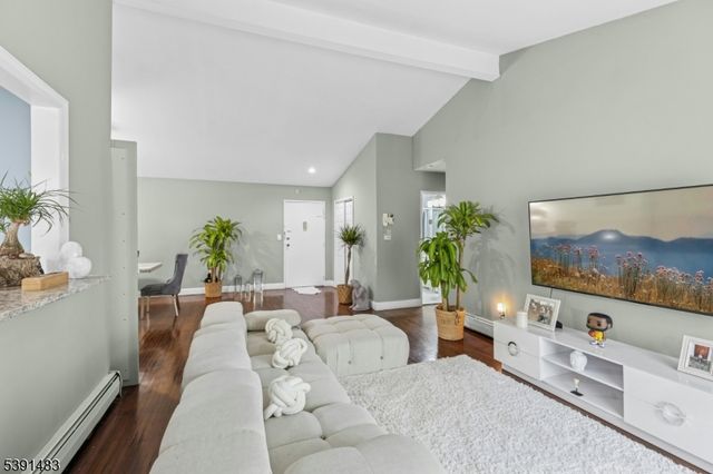 747 N Broad St 301, Elizabeth City, NJ 07208