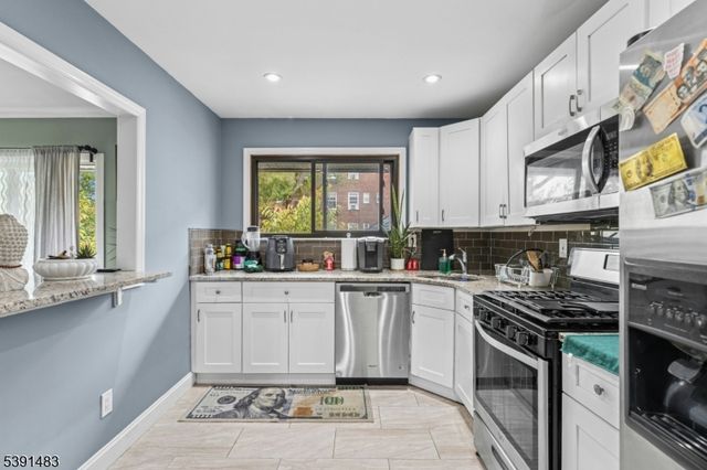 747 N Broad St 301, Elizabeth City, NJ 07208