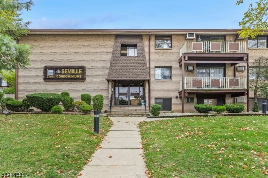 747 N Broad St 301, Elizabeth City, NJ 07208