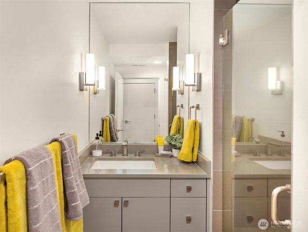 2834 Fairview Avenue E, Seattle, WA 98102