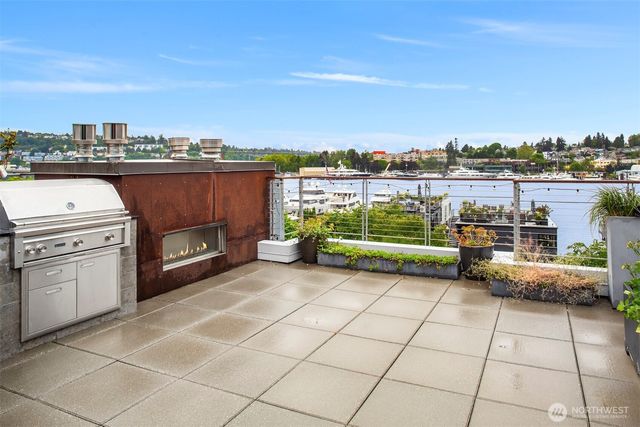 2834 Fairview Avenue E, Seattle, WA 98102