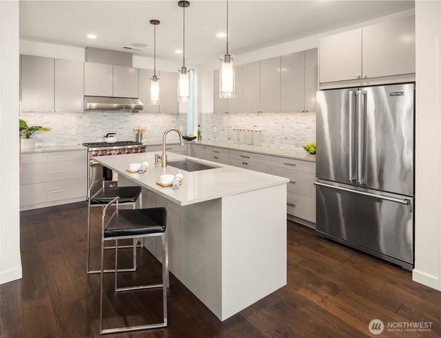 2834 Fairview Avenue E, Seattle, WA 98102