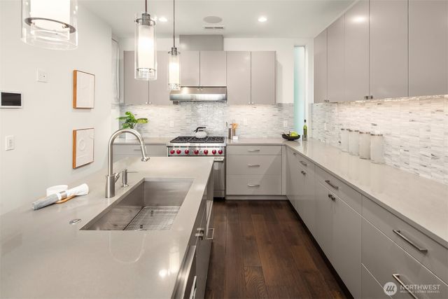 2834 Fairview Avenue E, Seattle, WA 98102