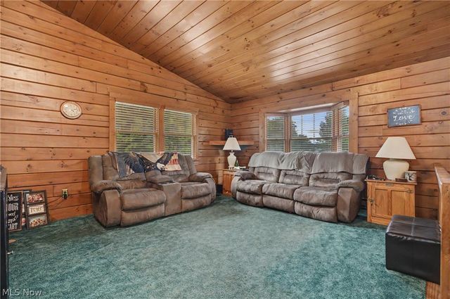6092 Warren Road, Cortland, OH 44410