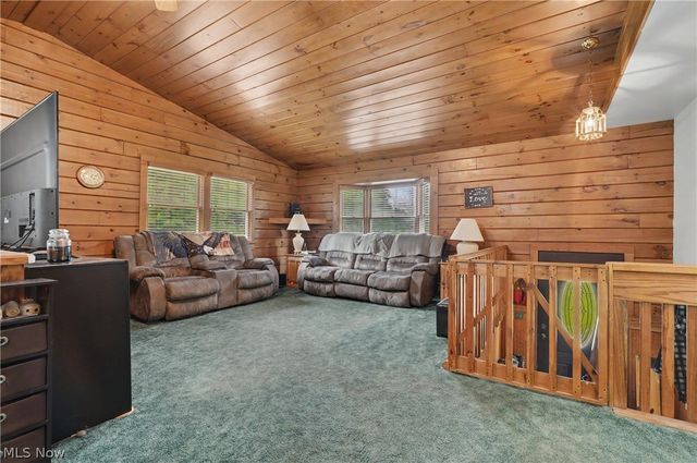 6092 Warren Road, Cortland, OH 44410