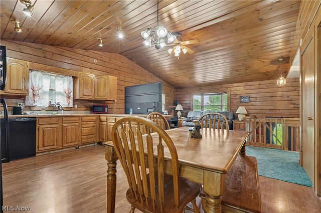 6092 Warren Road, Cortland, OH 44410