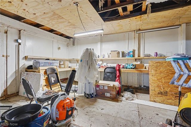 6092 Warren Road, Cortland, OH 44410