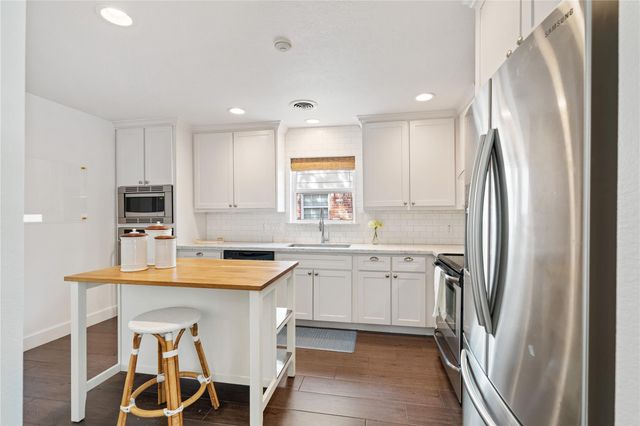 7910 Highmeadow Drive, Houston, TX 77063