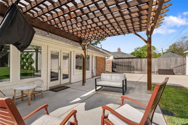 7910 Highmeadow Drive, Houston, TX 77063