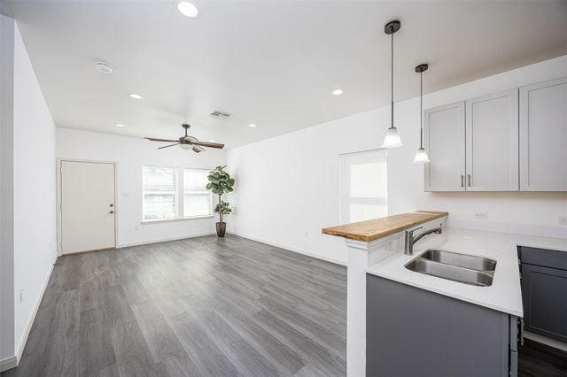 7817 Shotwell Street, Houston, TX 77016