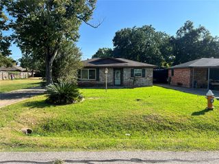233 S Ohio Street, La Porte, TX 77571