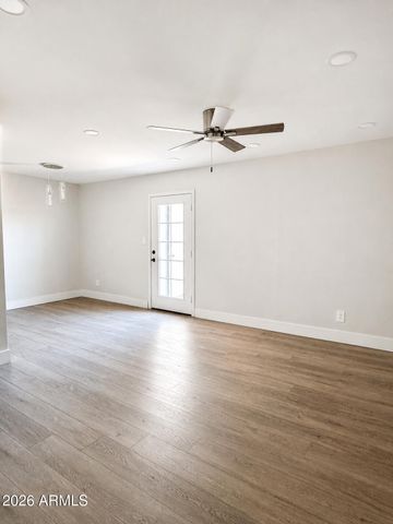 5952 W TOWNLEY Avenue, Glendale, AZ 85302