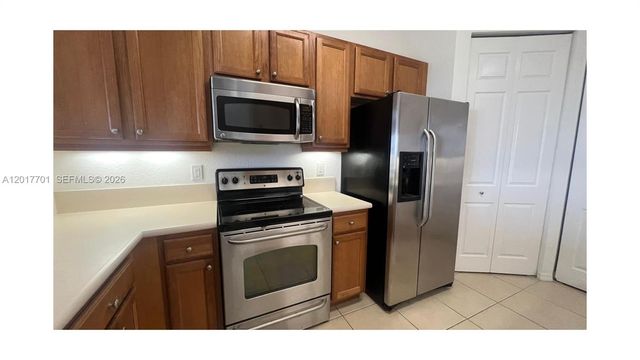 3600 Oaks Clubhouse Dr 511, Pompano Beach, FL 33069