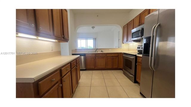 3600 Oaks Clubhouse Dr 511, Pompano Beach, FL 33069