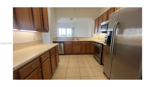 3600 Oaks Clubhouse Dr 511, Pompano Beach, FL 33069