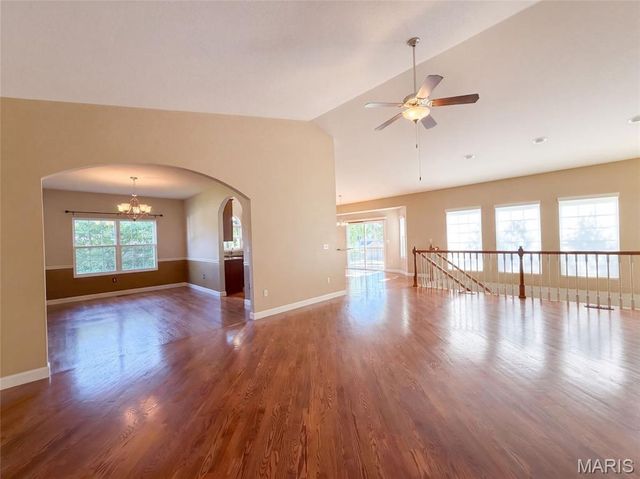 6 White Fang Drive, Glen Carbon, IL 62034