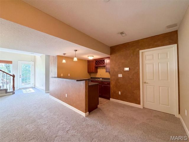 6 White Fang Drive, Glen Carbon, IL 62034