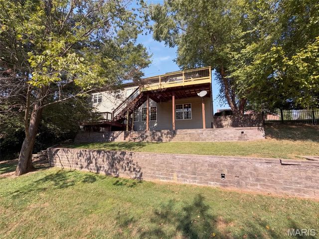 6 White Fang Drive, Glen Carbon, IL 62034