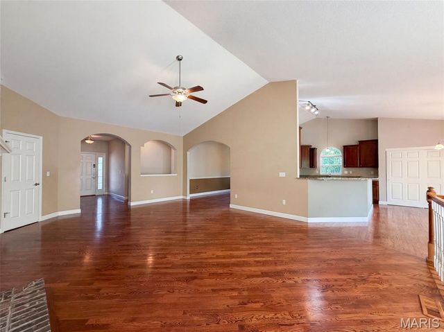 6 White Fang Drive, Glen Carbon, IL 62034