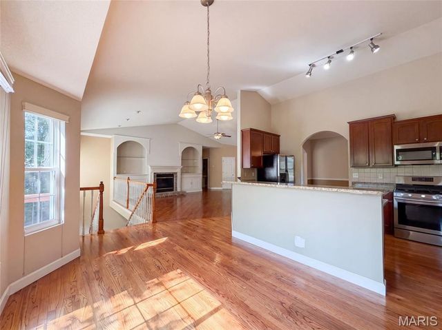 6 White Fang Drive, Glen Carbon, IL 62034