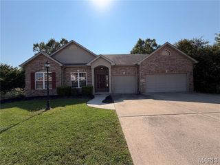 6 White Fang Drive, Glen Carbon, IL 62034