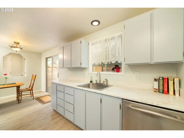 5506 Se 89TH Ave, Portland, OR 97266