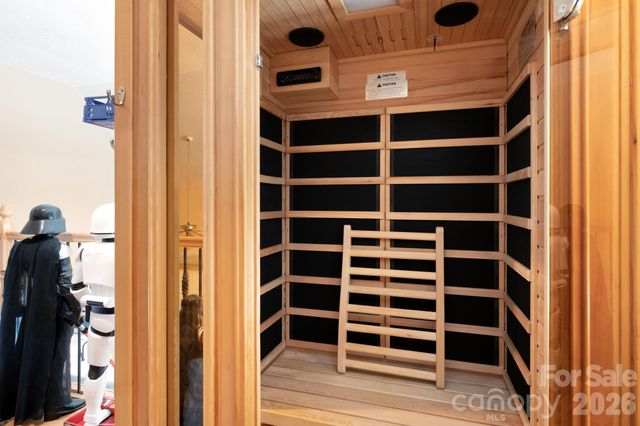 127 Deer Hill Lane, Weaverville, NC 28787